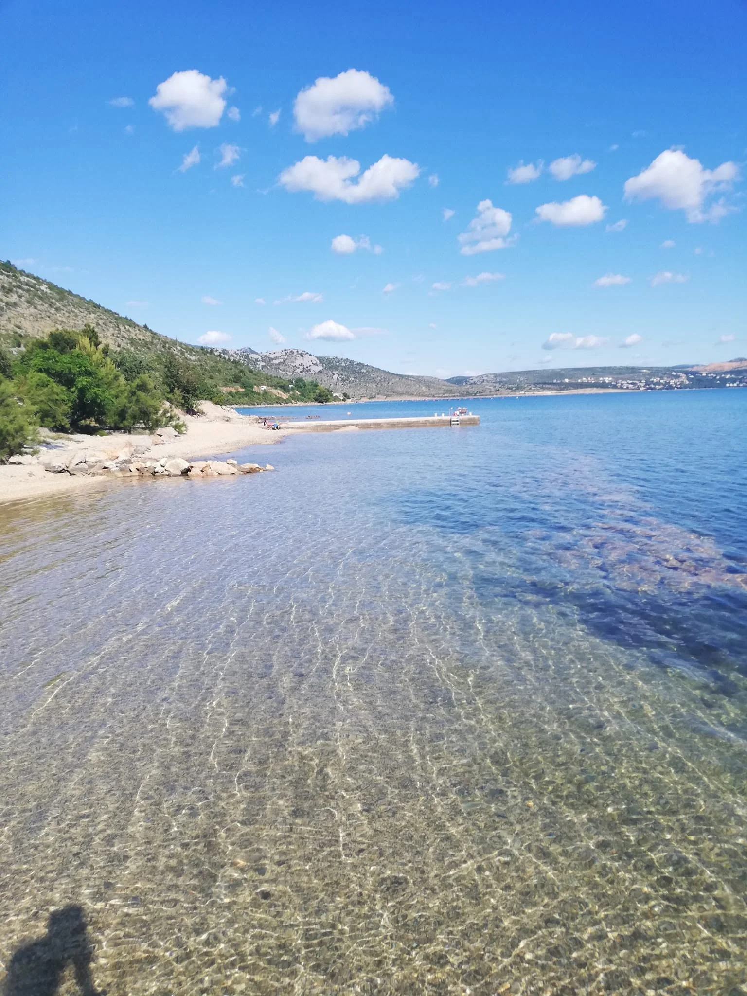Apartman A2 — Kameni roštilj u sjenovitom vrtu